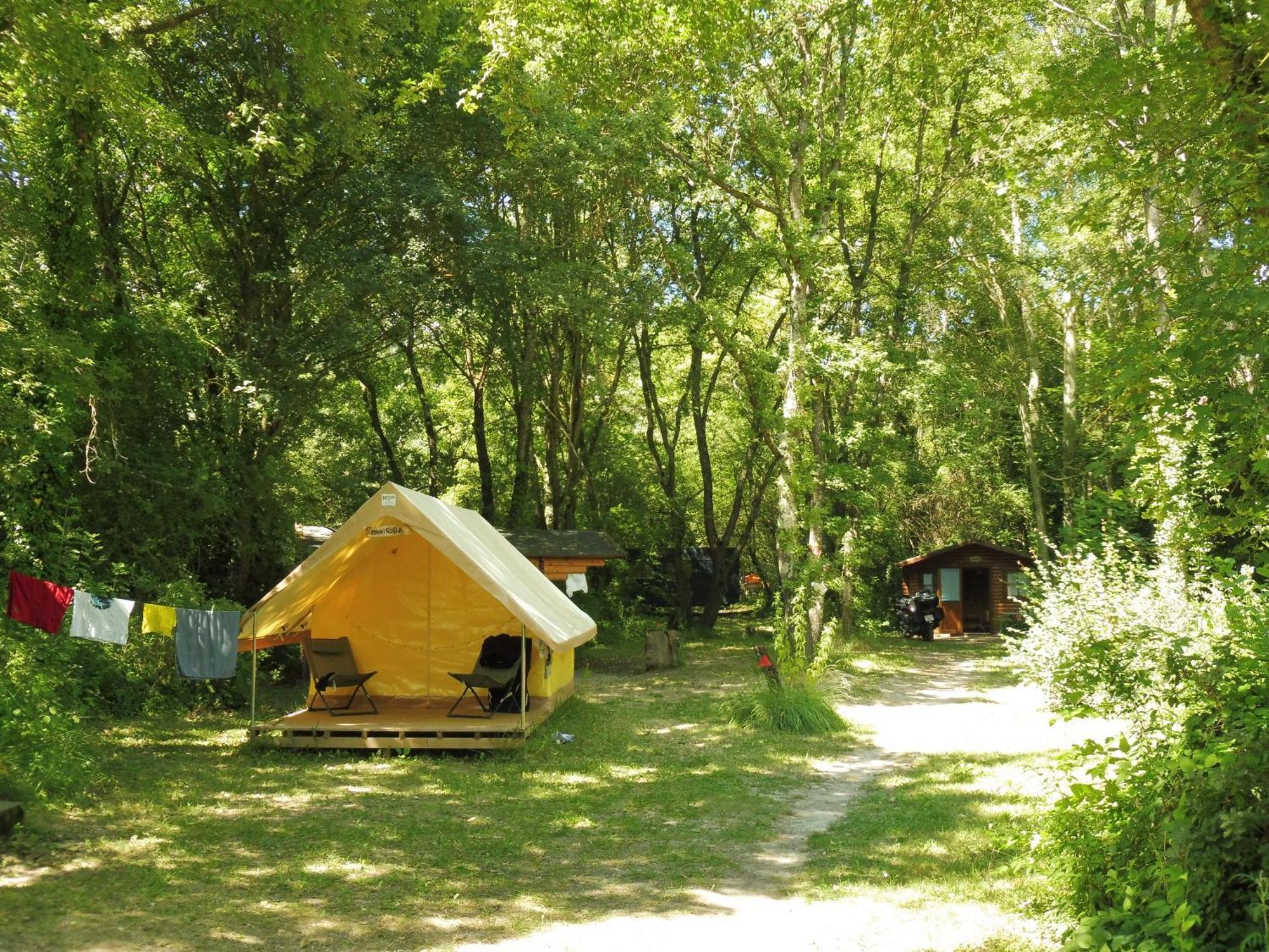 Camping La Vaugelette - Drome Montclar-sur-Gervanne Екстериор снимка